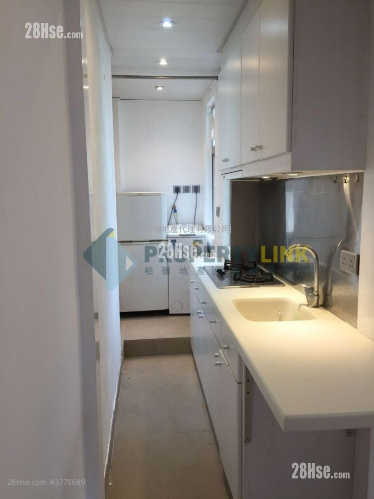 Ko Wang Court Sell Studio , 1 Bathroom 276 ft²