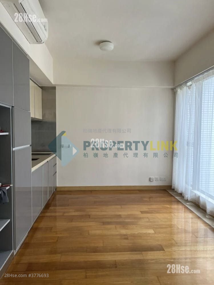 Island Crest Sell 1 Bedroom , 1 Bathroom 374 ft²