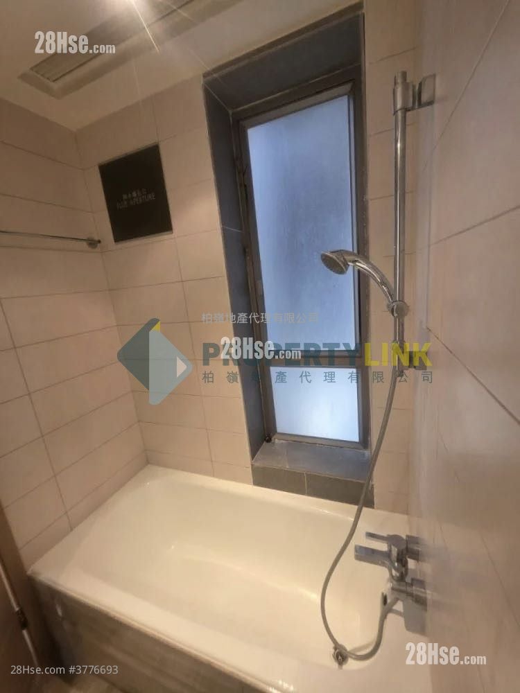 Island Crest Sell 1 Bedroom , 1 Bathroom 374 ft²