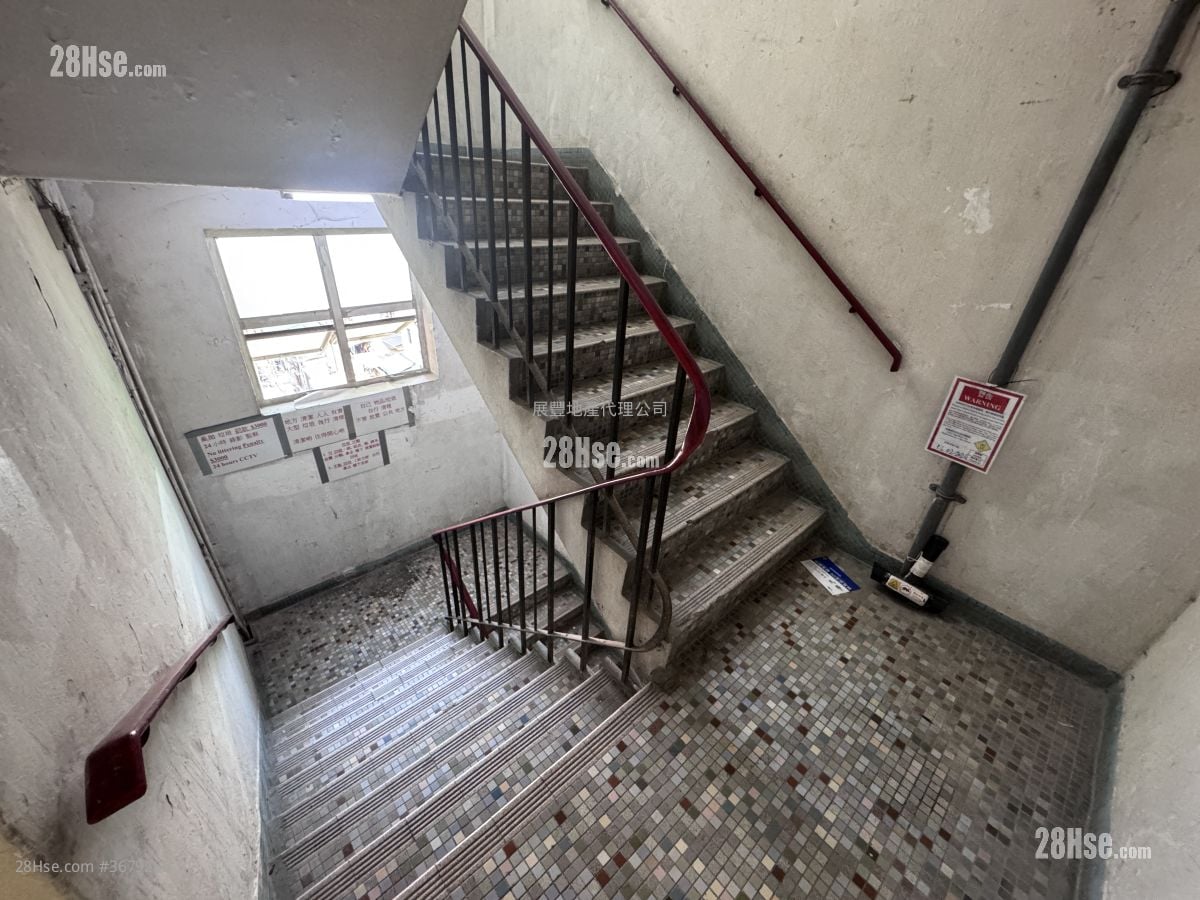 协群楼 租盘 2 房 , 1 浴室 200 平方尺