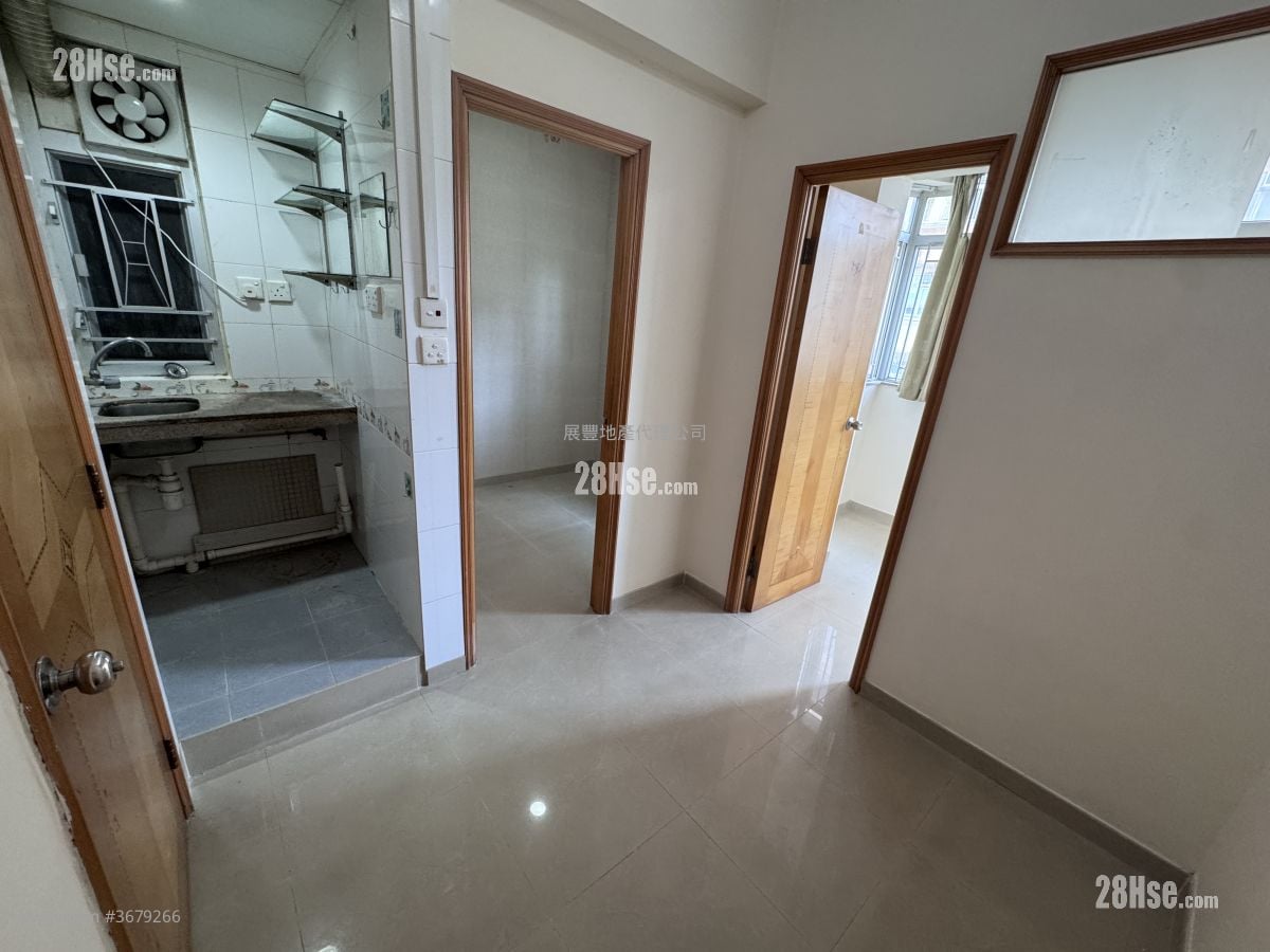 协群楼 租盘 2 房 , 1 浴室 200 平方尺