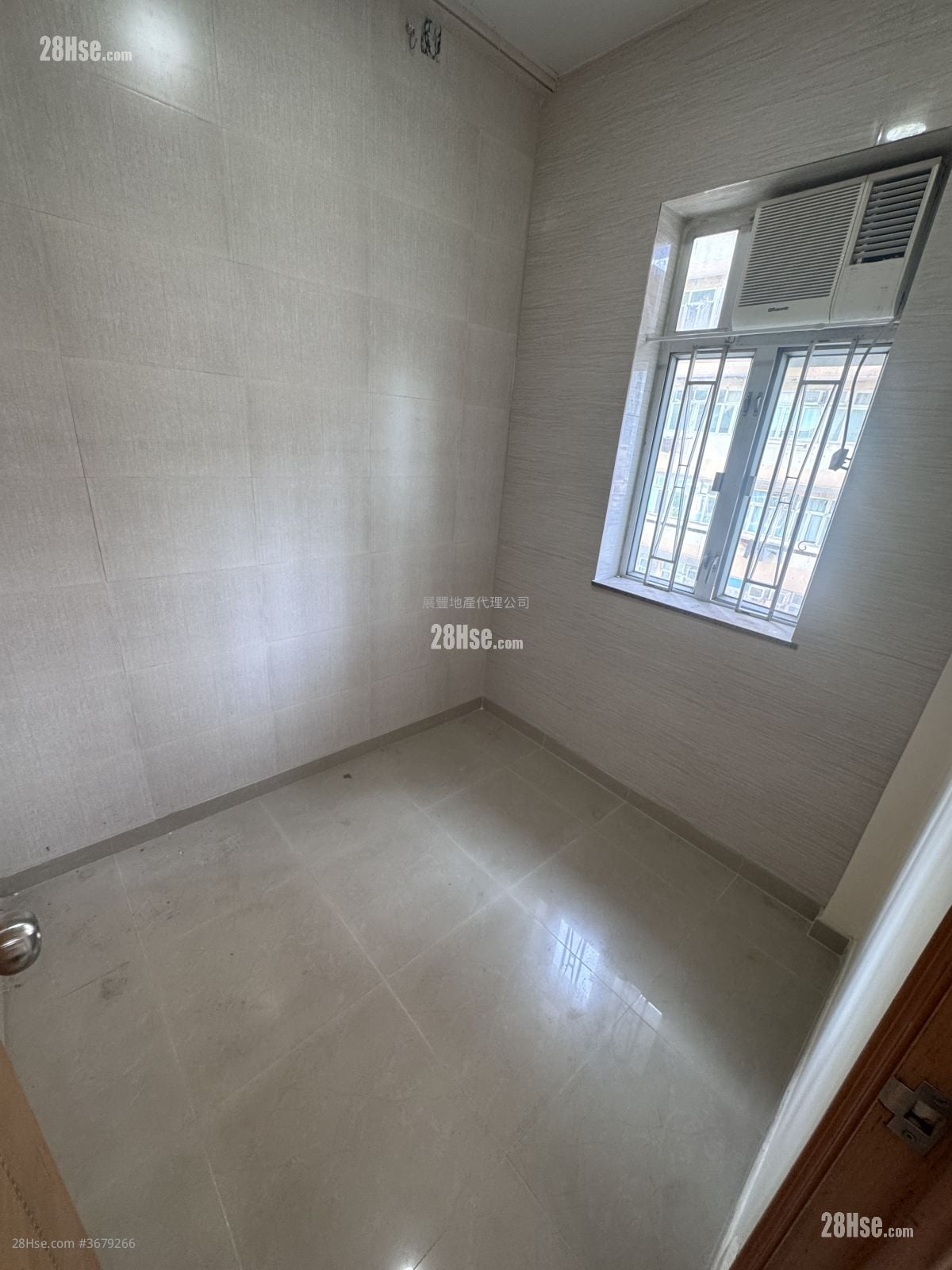 协群楼 租盘 2 房 , 1 浴室 200 平方尺