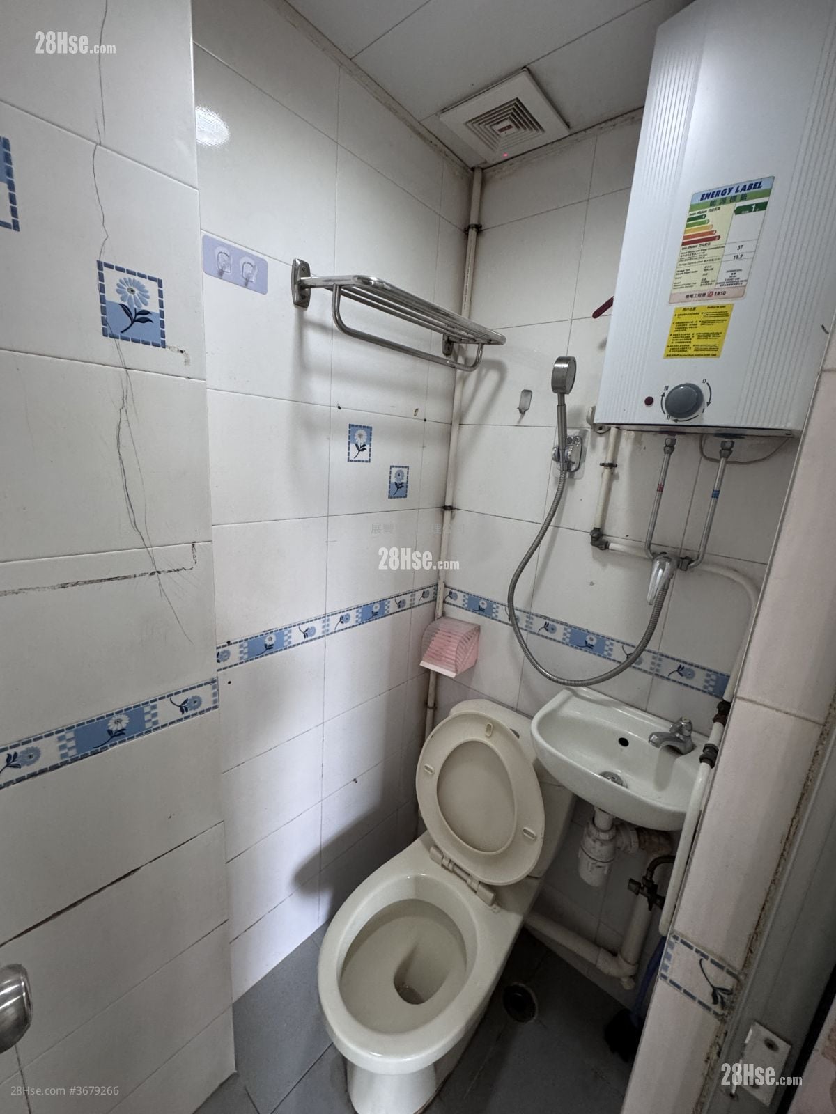 协群楼 租盘 2 房 , 1 浴室 200 平方尺