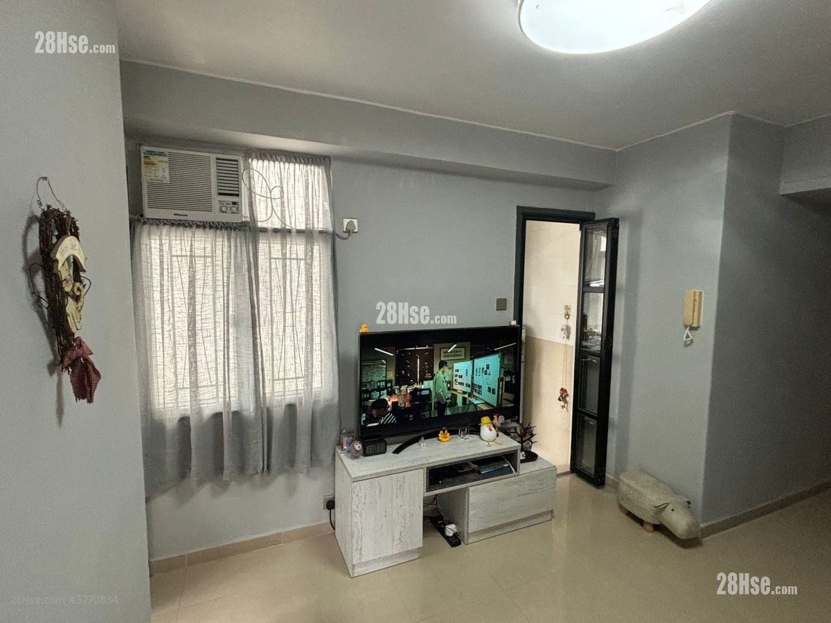 Sun Sing Centre Sell 2 Bedrooms , 1 Bathroom 293 ft²