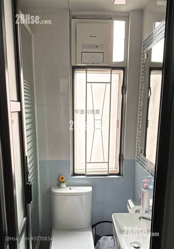 Sun Sing Centre Sell 2 Bedrooms , 1 Bathroom 293 ft²