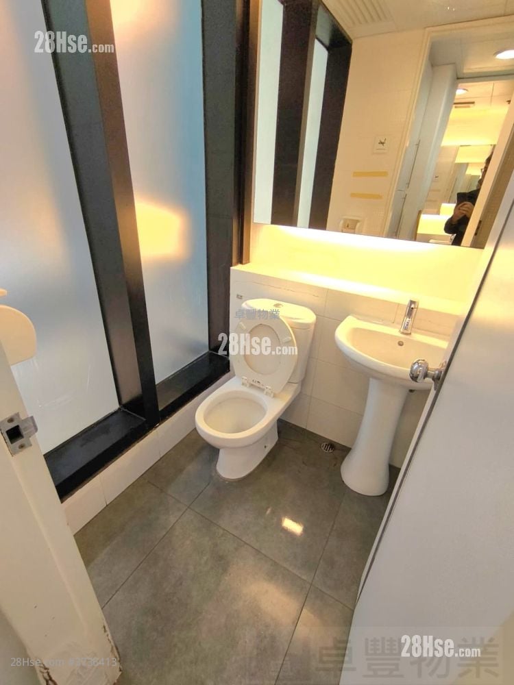 华汇广场 租盘 1 房 , 2 厕所 3,011 平方尺