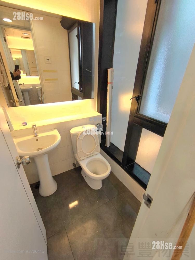 华汇广场 租盘 1 房 , 2 厕所 3,011 平方尺