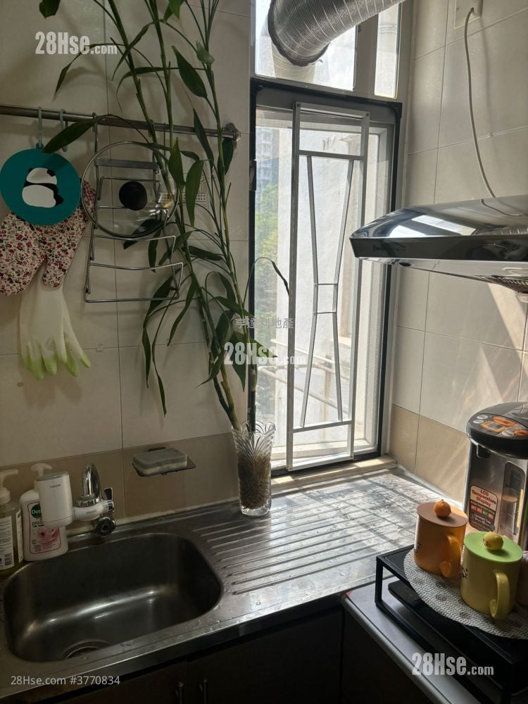 Sun Sing Centre Sell 2 Bedrooms , 1 Bathroom 293 ft²