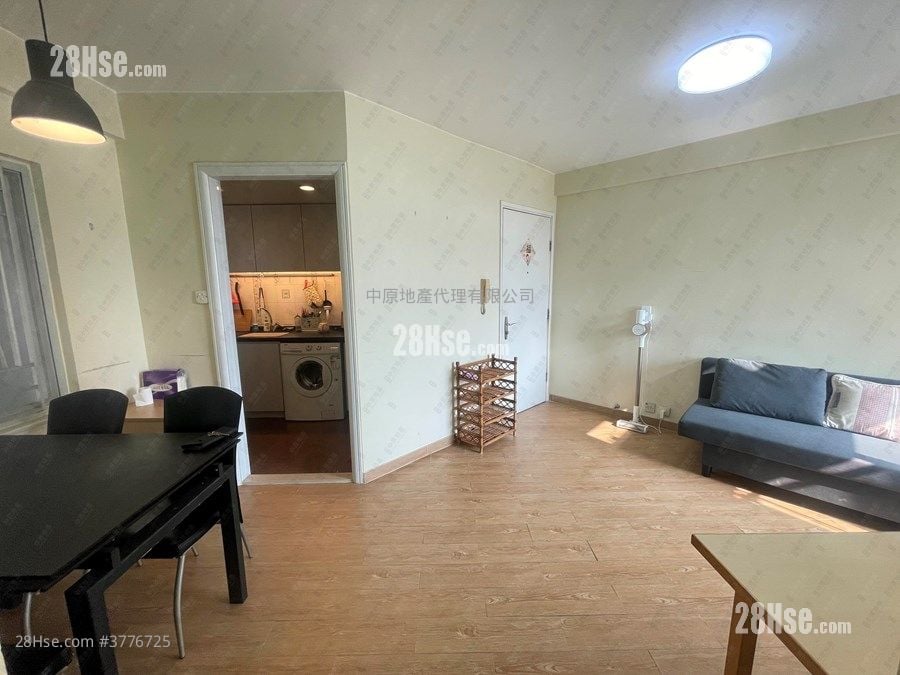 Kingswood Villas Sell 2 Bedrooms , 1 Bathroom 449 ft²