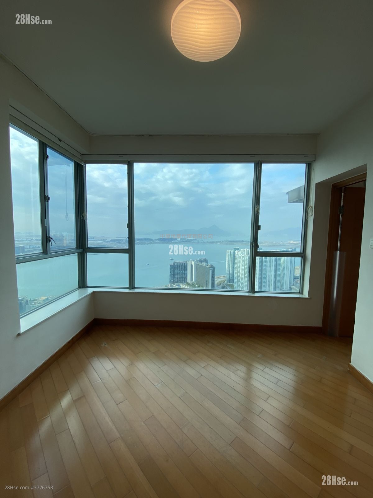 蓝天海岸 售盘 3 房 , 2 浴室 911 平方尺