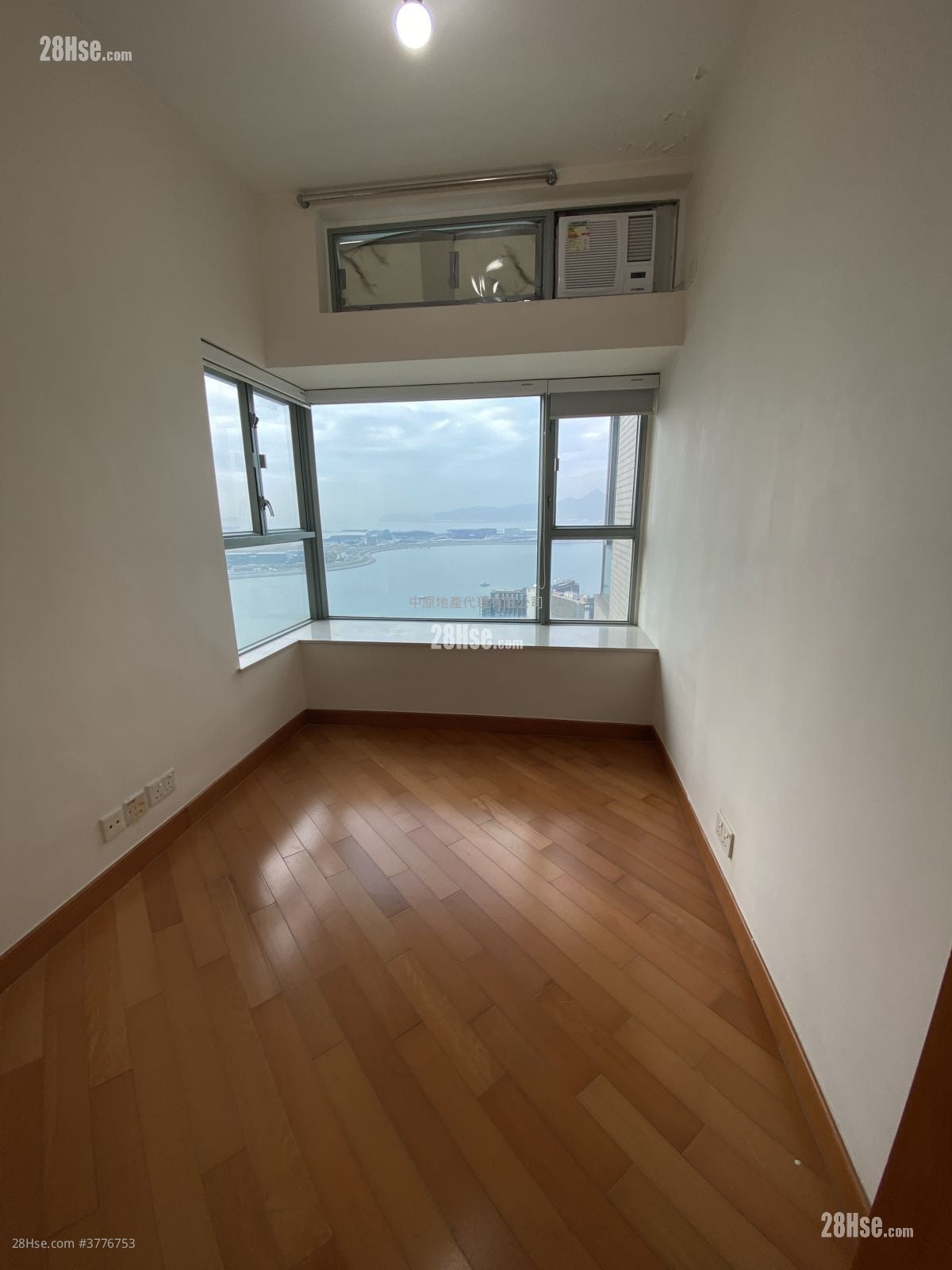 蓝天海岸 售盘 3 房 , 2 浴室 911 平方尺