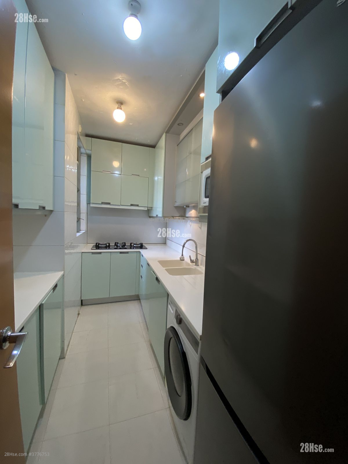 蓝天海岸 售盘 3 房 , 2 浴室 911 平方尺