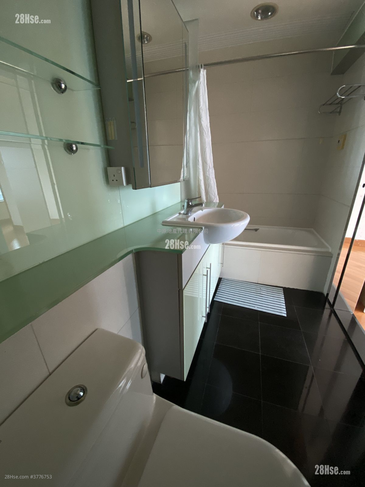 蓝天海岸 售盘 3 房 , 2 浴室 911 平方尺