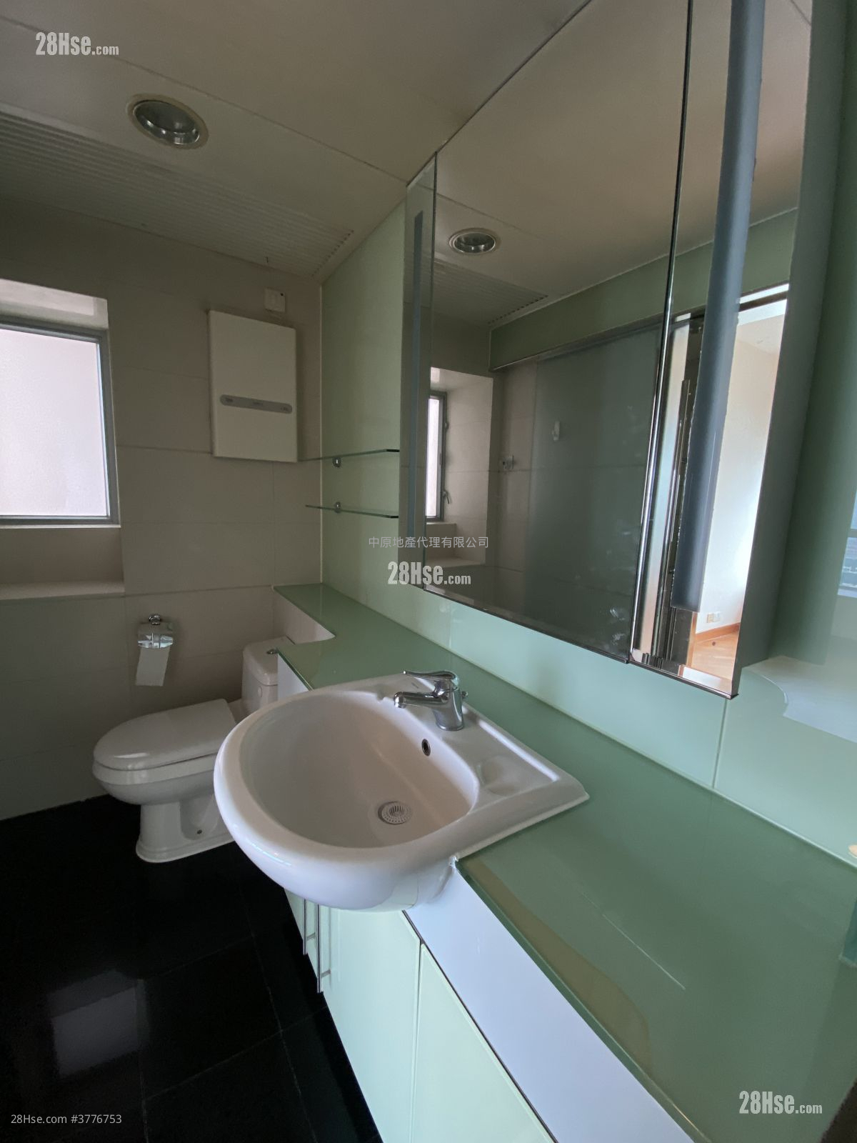 蓝天海岸 售盘 3 房 , 2 浴室 911 平方尺