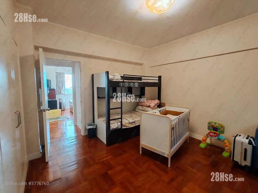 Victoria Court Sell 3 Bedrooms 1,592 ft²