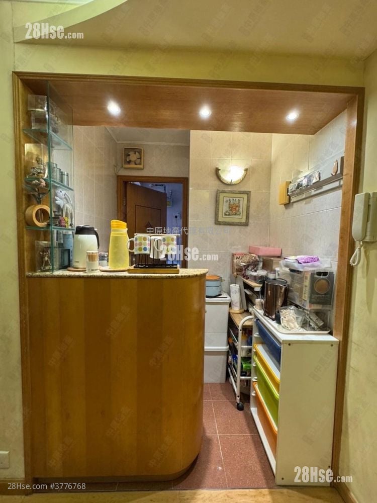 Chi Fu Fa Yuen Sell 2 Bedrooms , 1 Bathroom 439 ft²
