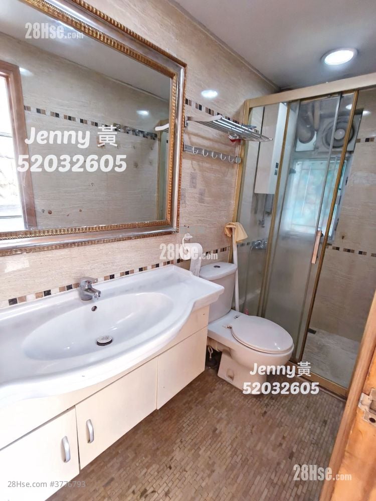 Man Wah Building Sell 3 Bedrooms , 2 Bathrooms 820 ft²