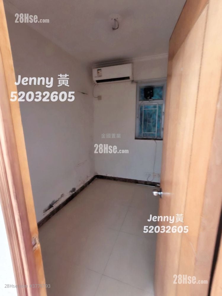 Man Wah Building Sell 3 Bedrooms , 2 Bathrooms 820 ft²