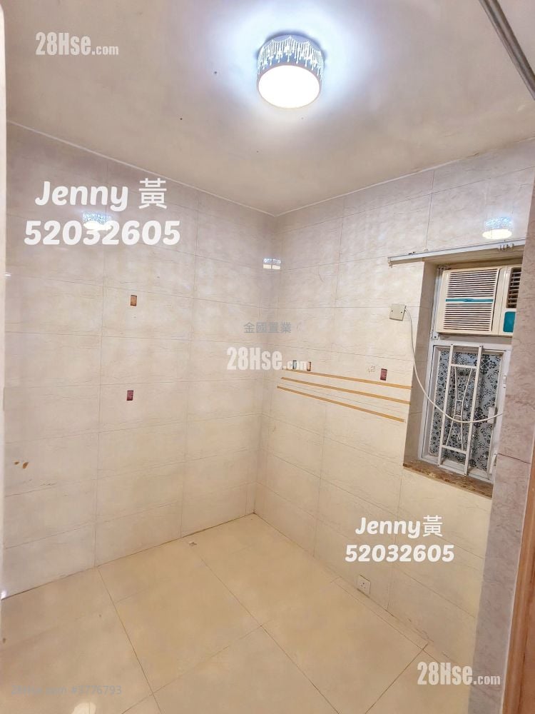 Man Wah Building Sell 3 Bedrooms , 2 Bathrooms 820 ft²