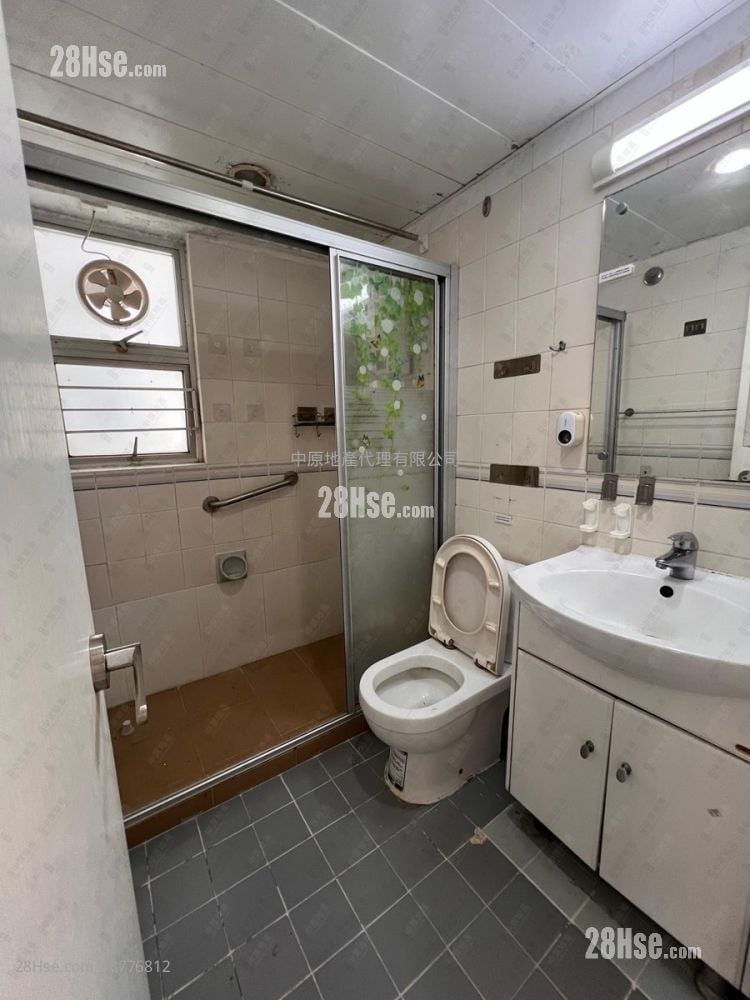 South Horizons Sell 4 Bedrooms , 2 Bathrooms 737 ft²