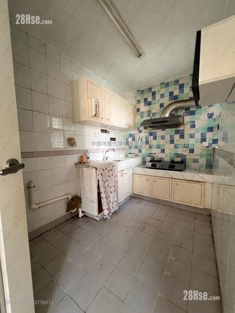 South Horizons Sell 4 Bedrooms , 2 Bathrooms 737 ft²