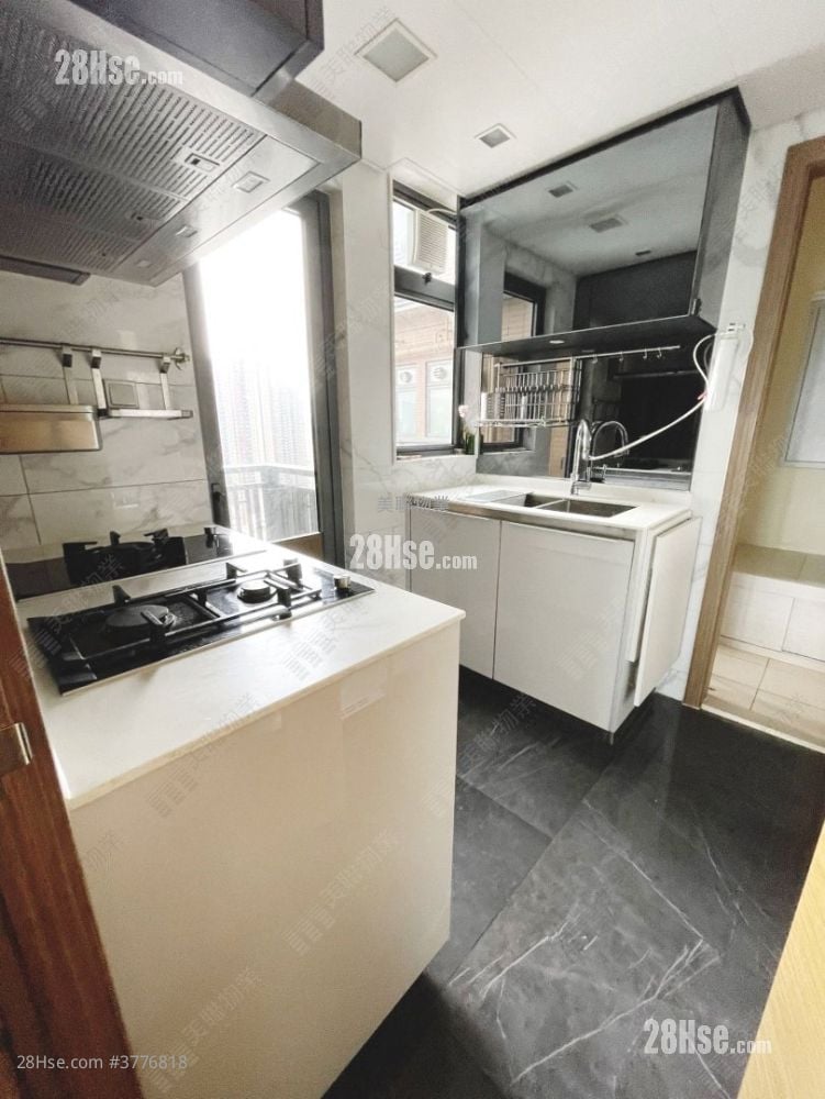 Grand Yoho Sell 3 Bedrooms , 2 Bathrooms 777 ft²