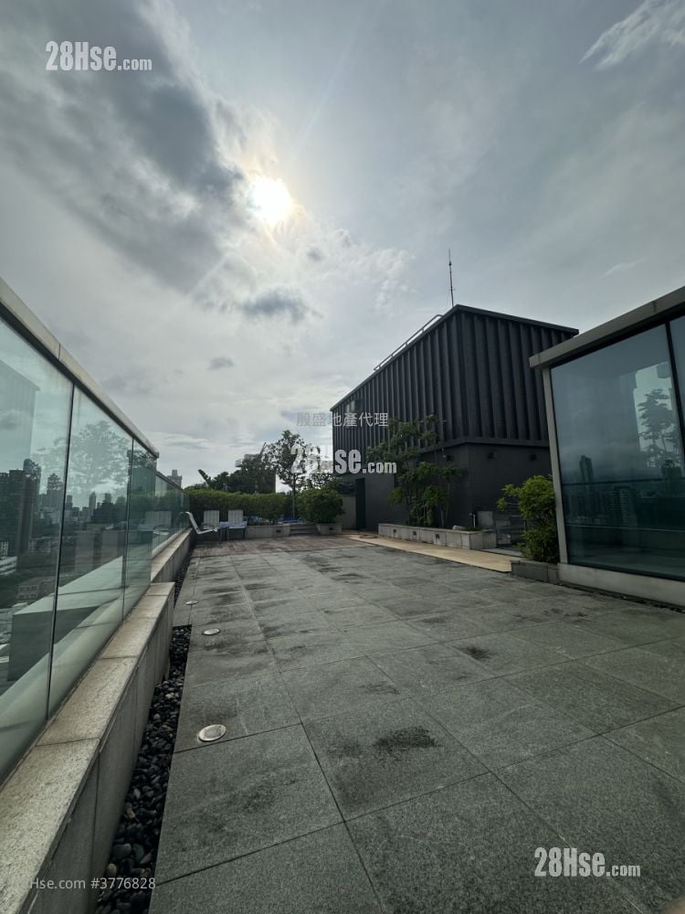 8 Lasalle Sell 3 Bedrooms , 4 Bathrooms 1,625 ft²