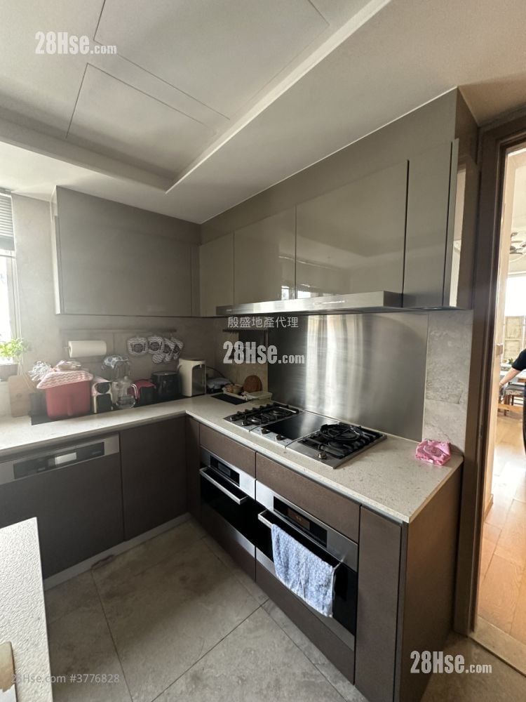 8 Lasalle Sell 3 Bedrooms , 4 Bathrooms 1,625 ft²