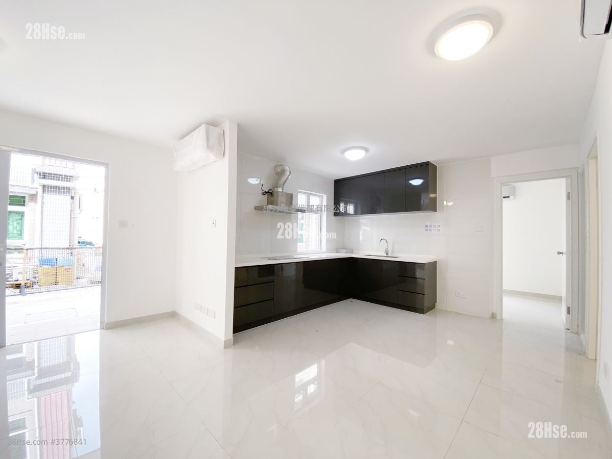 Village Sell 3 Bedrooms , 2 Bathrooms 630 ft²