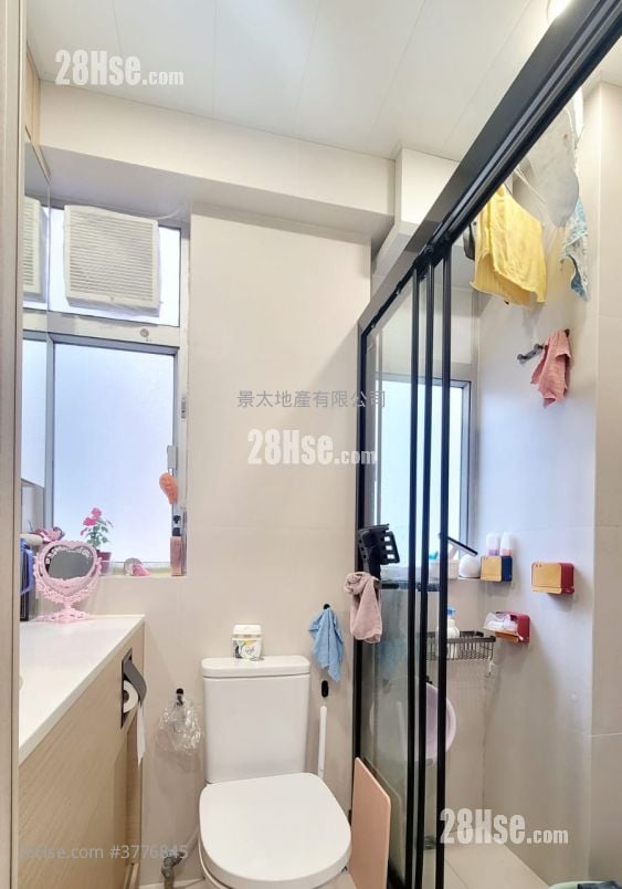 Aldrich House Sell 2 Bedrooms , 1 Bathroom 378 ft²