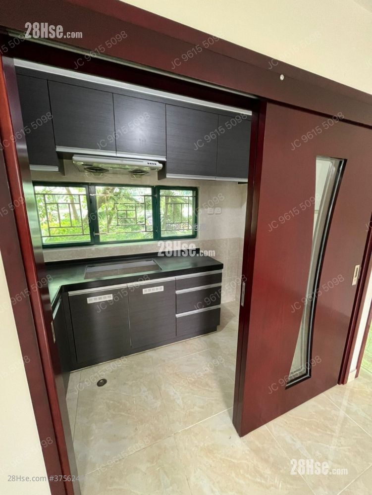 村屋 租盘 3 房 , 1 浴室 700 平方尺