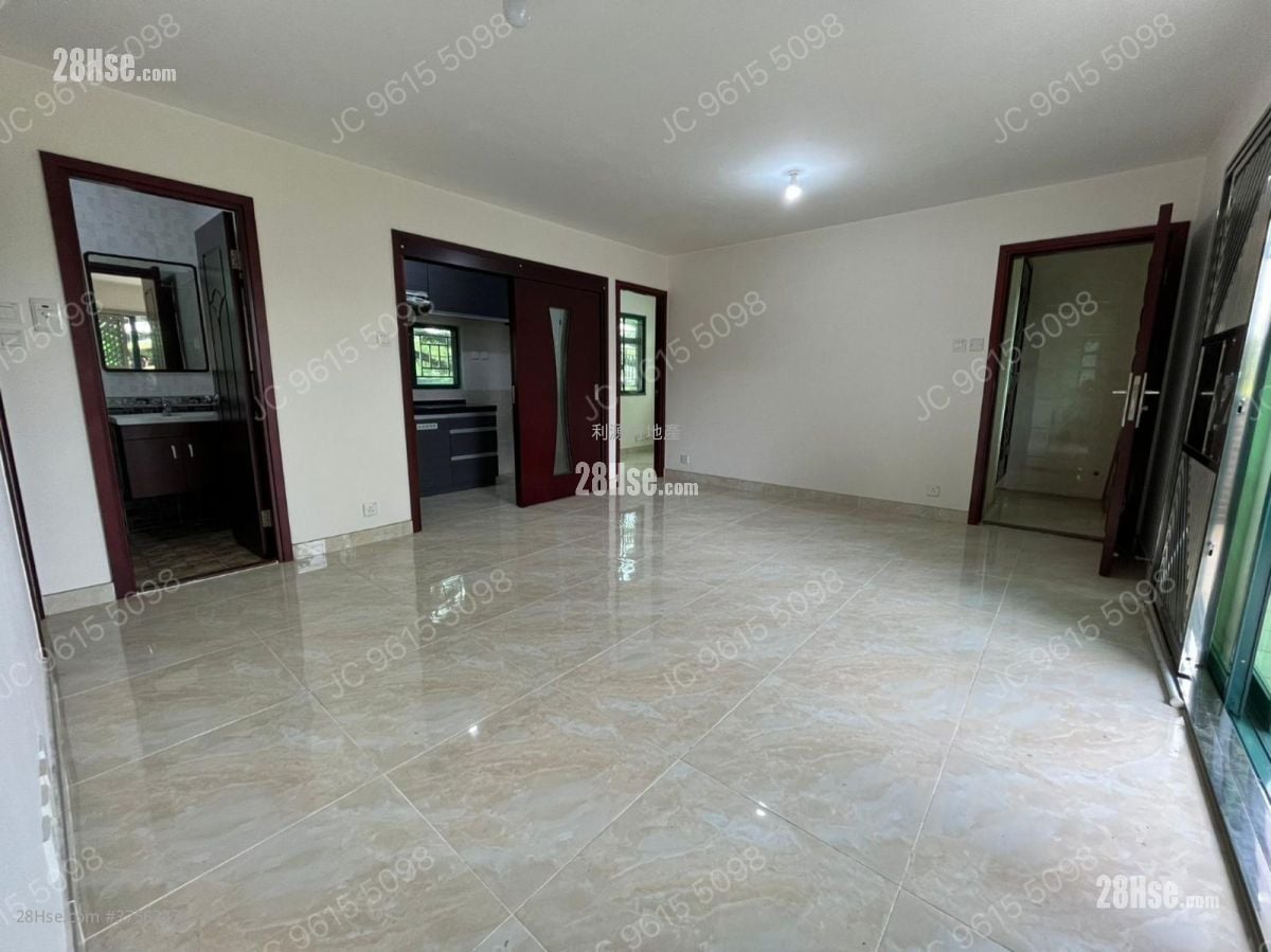 村屋 租盘 3 房 , 1 浴室 700 平方尺