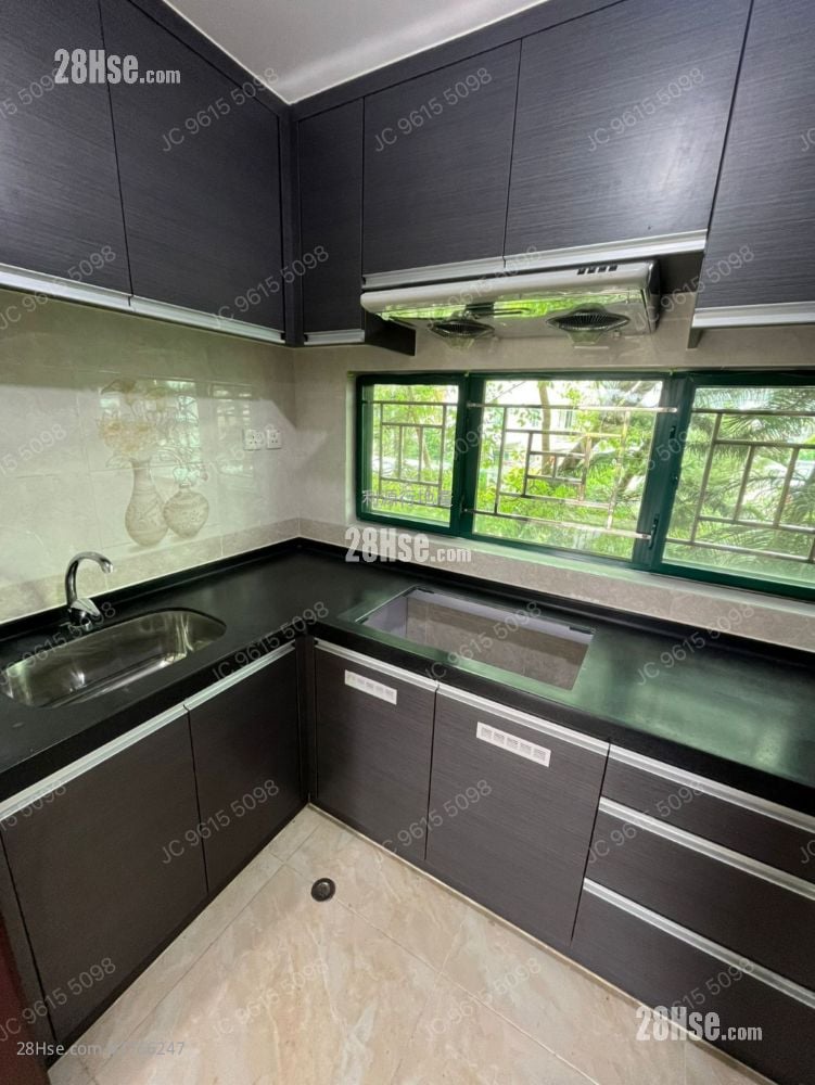 村屋 租盘 3 房 , 1 浴室 700 平方尺