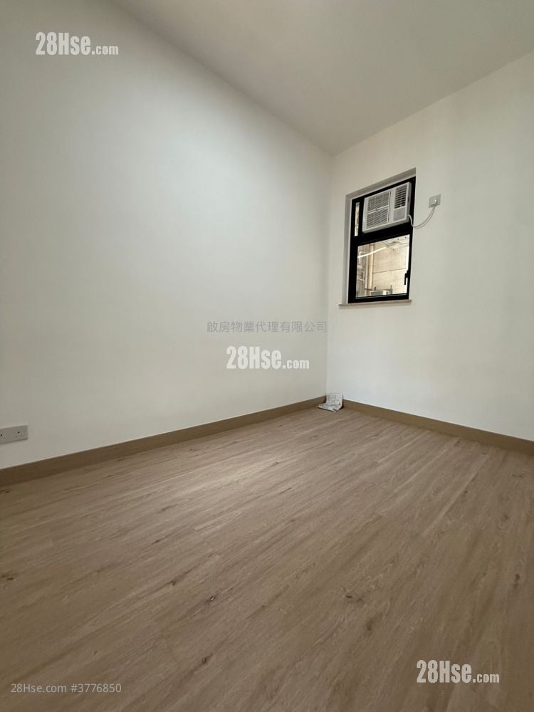 Scenecliff Sell 4 Bedrooms , 3 Bathrooms 922 ft²