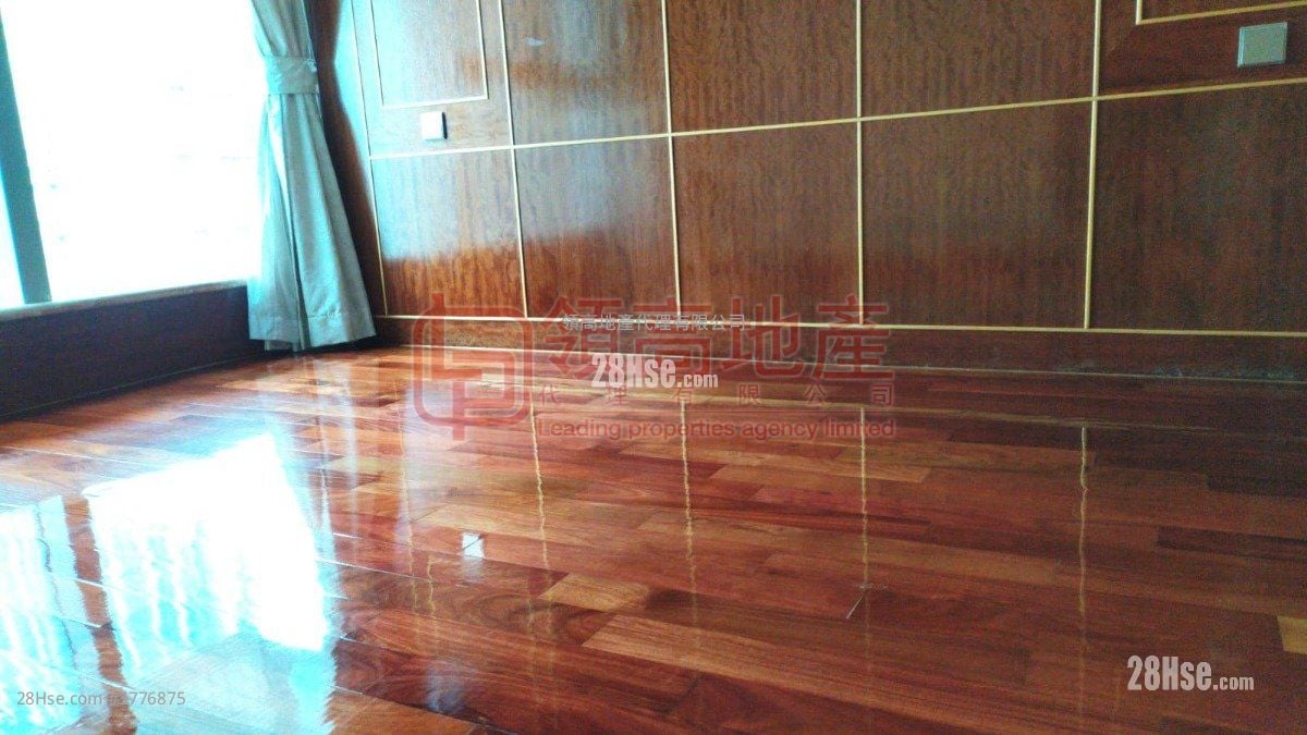 The Waterfront Rental 4 Bedrooms , 3 Bathrooms 2,028 ft²