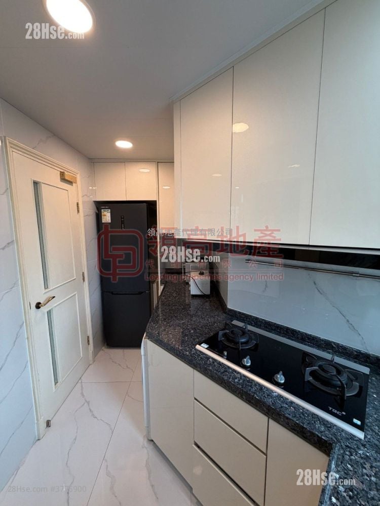 港景峰 售盘 3 房 , 2 浴室 750 平方尺