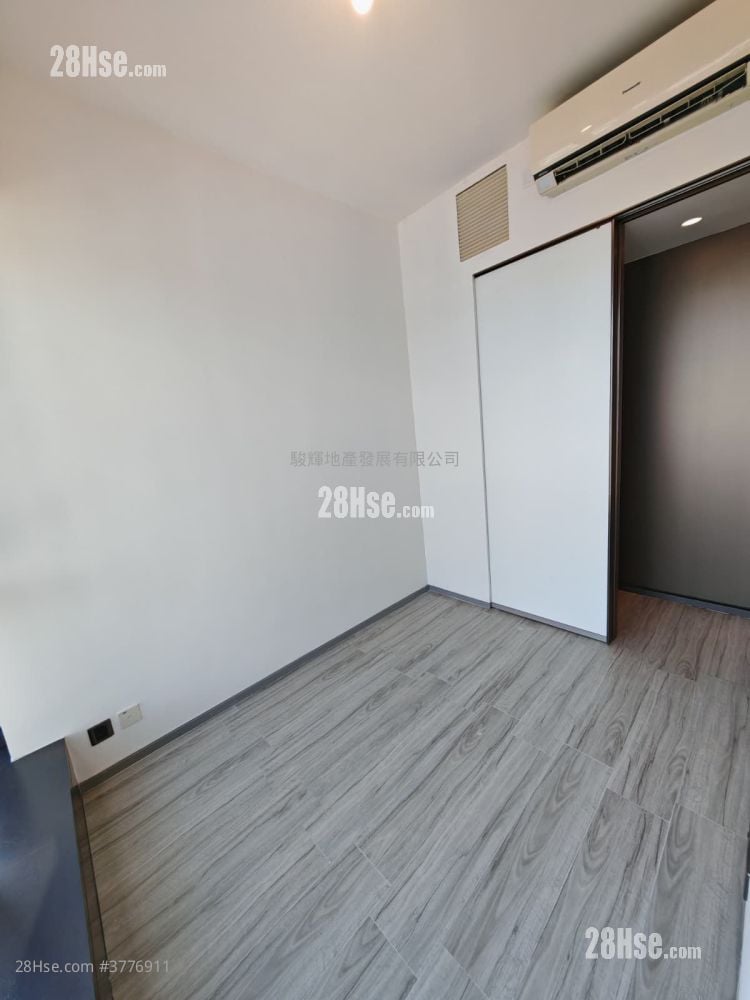 Seven Victory Avenue Sell 1 Bedroom , 1 Bathroom 267 ft²