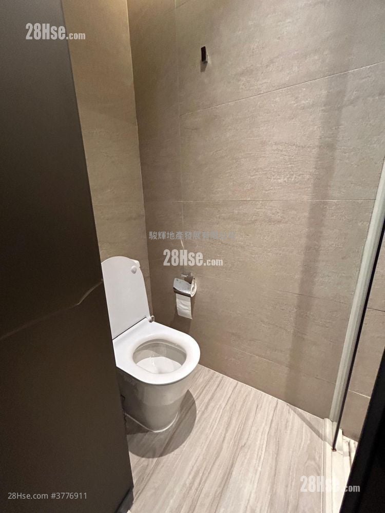 Seven Victory Avenue Sell 1 Bedroom , 1 Bathroom 267 ft²