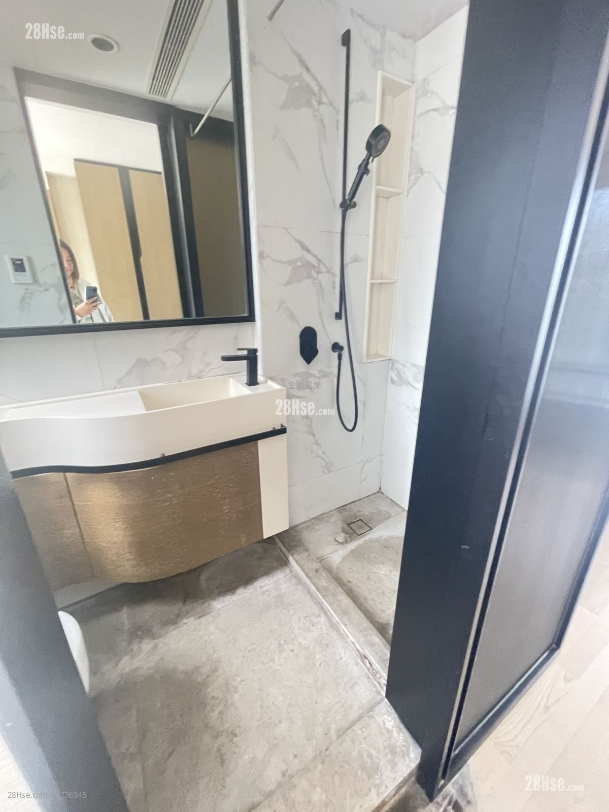 汇萃 租盘 222 平方尺