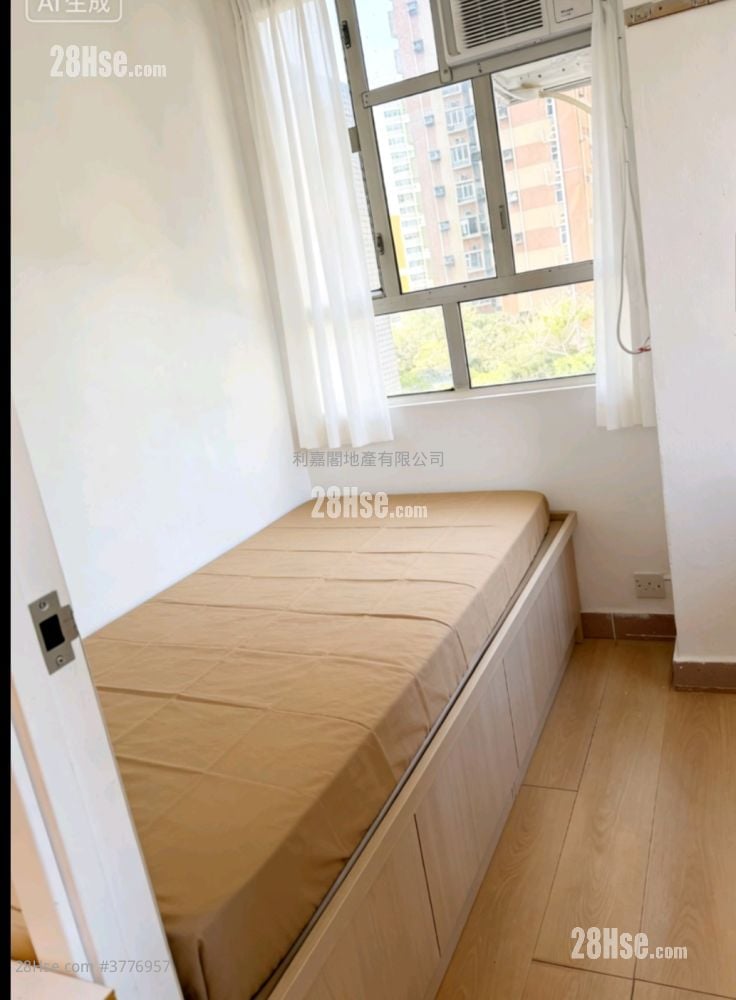 Golden Lion Garden Sell 2 Bedrooms , 1 Bathroom 260 ft²