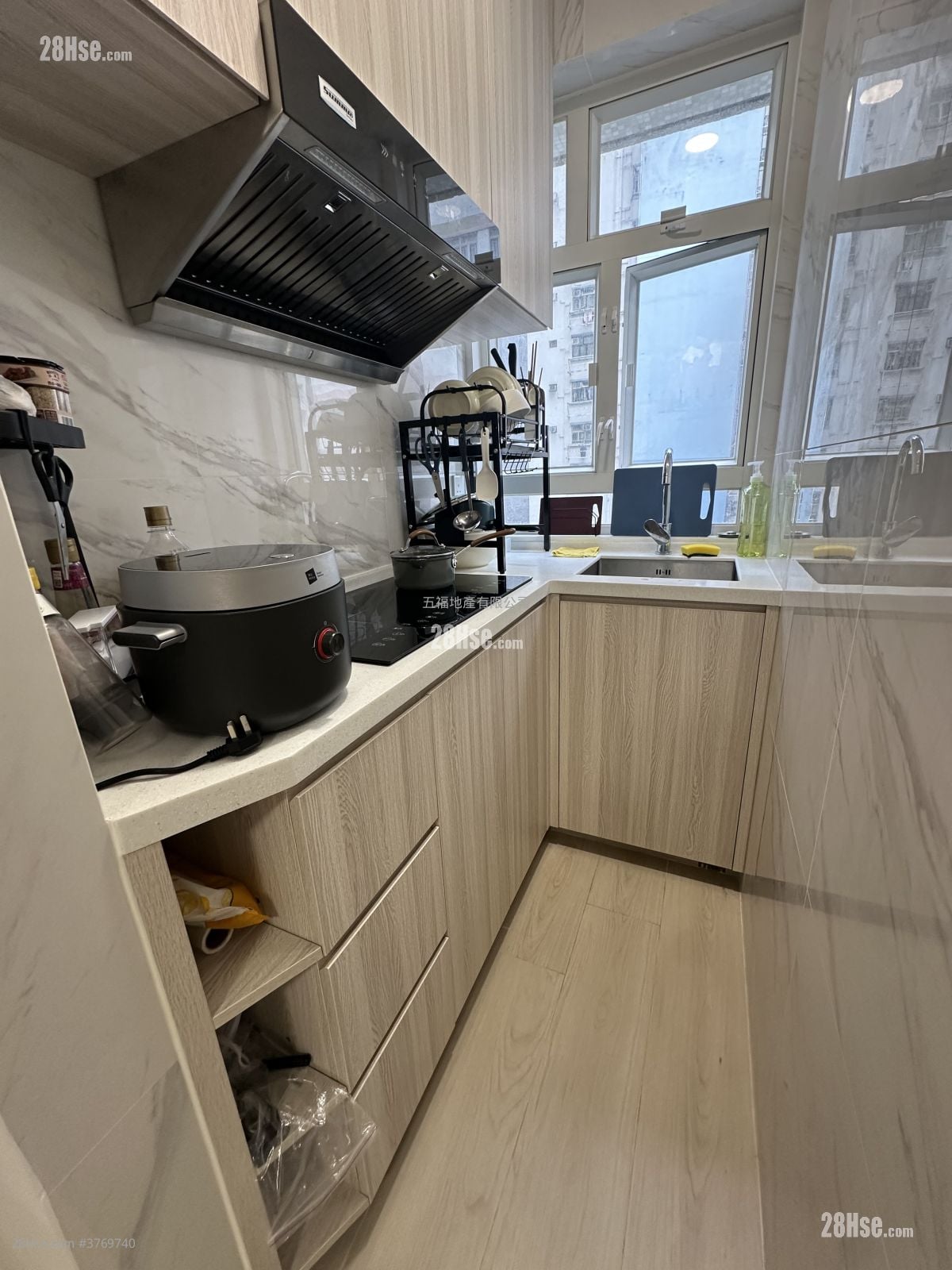 Tai Sang Building Sell 2 Bedrooms , 1 Bathroom 309 ft²