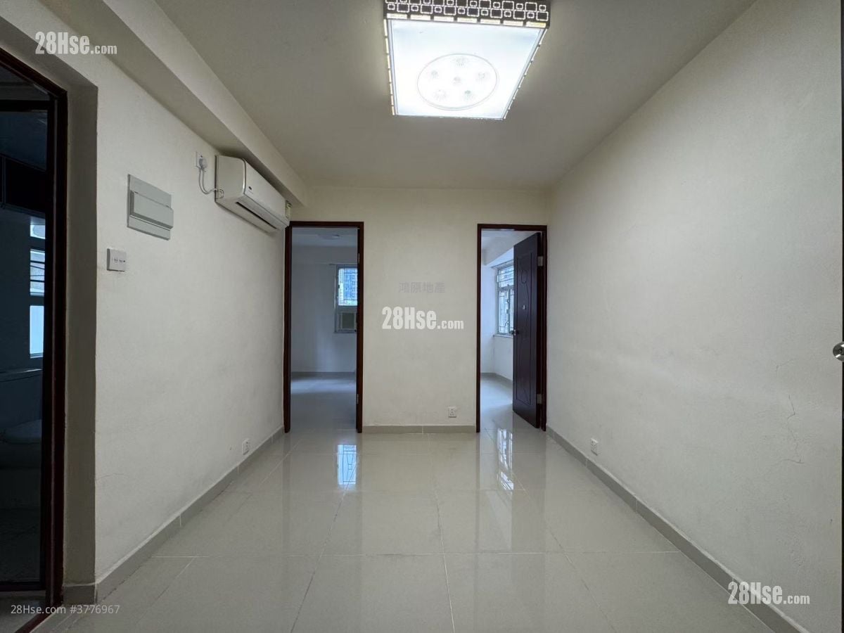 Fung Yu Building Sell 2 Bedrooms , 1 Bathroom 336 ft²