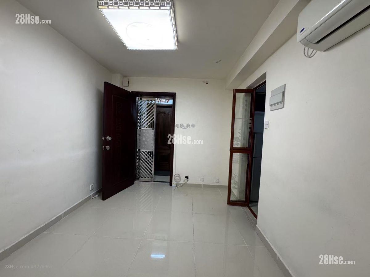 Fung Yu Building Sell 2 Bedrooms , 1 Bathroom 336 ft²