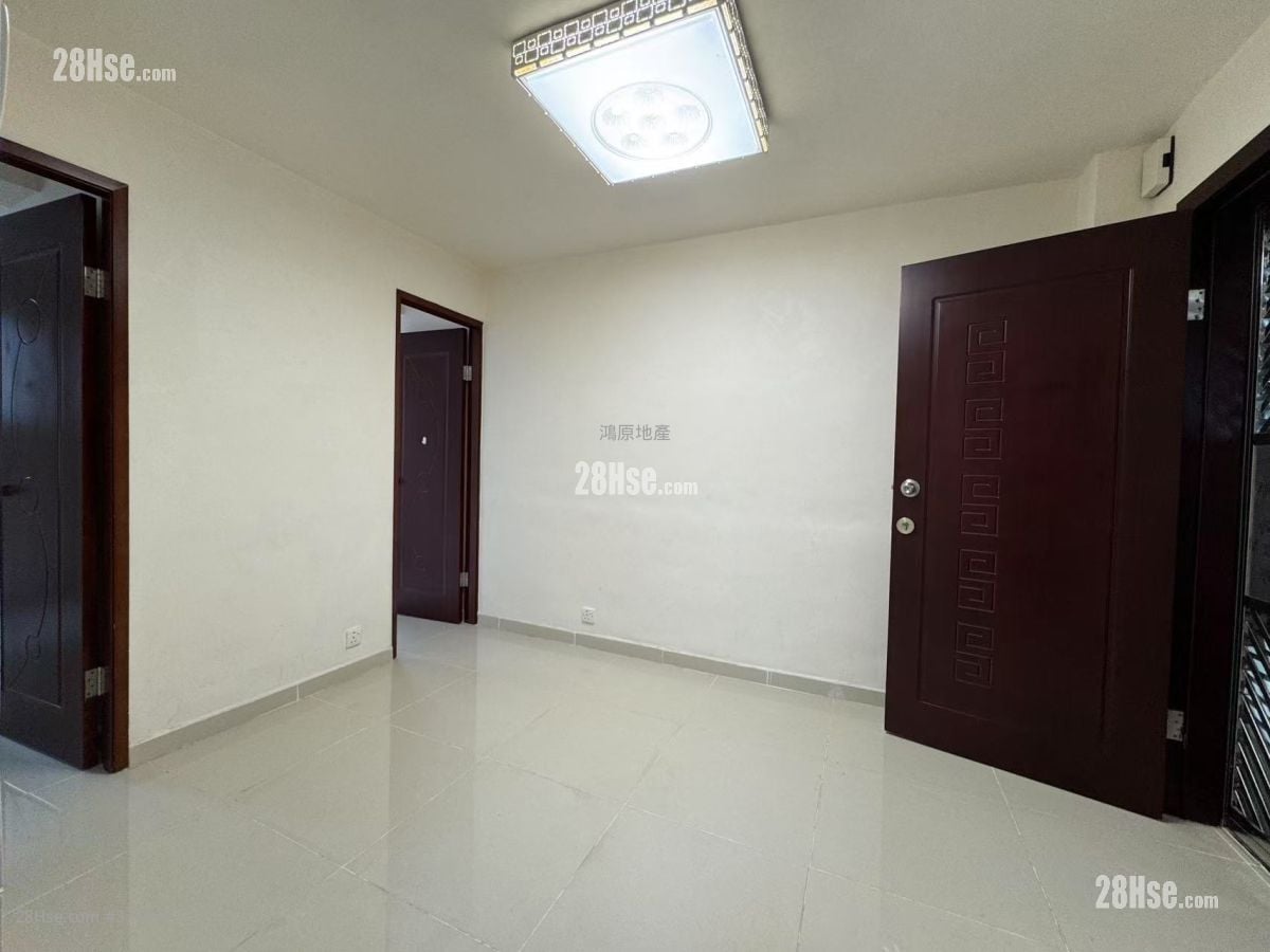 Fung Yu Building Sell 2 Bedrooms , 1 Bathroom 336 ft²