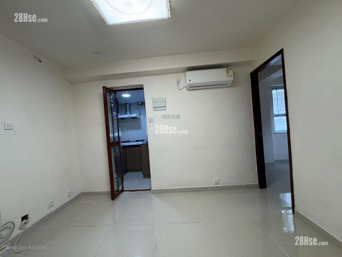 Fung Yu Building Sell 2 Bedrooms , 1 Bathroom 336 ft²