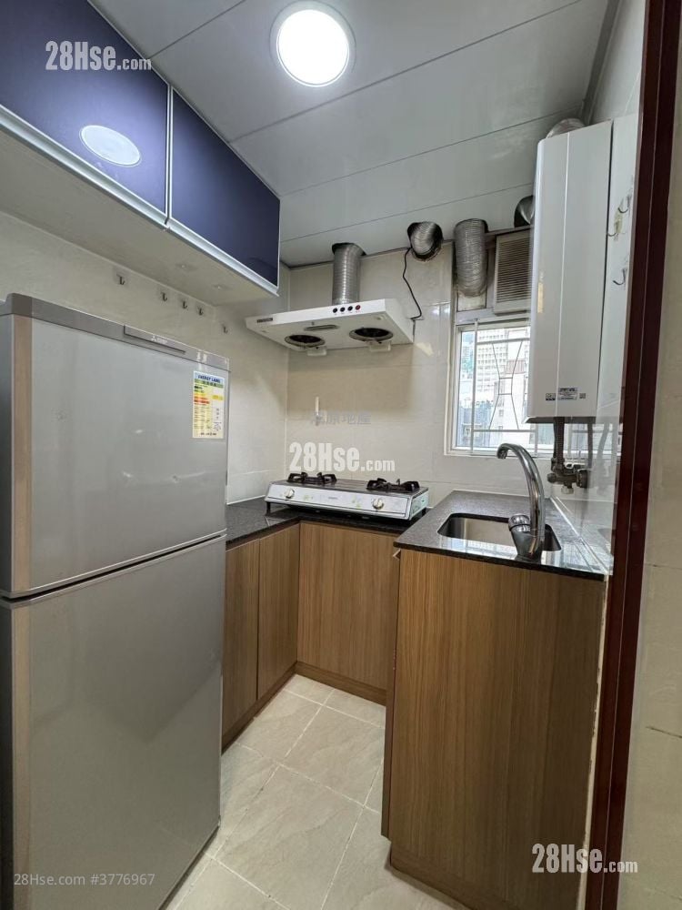 Fung Yu Building Sell 2 Bedrooms , 1 Bathroom 336 ft²