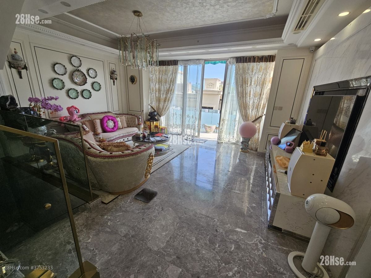 比华利山别墅 租盘 5+ 房 , 2 浴室 2,072 平方尺