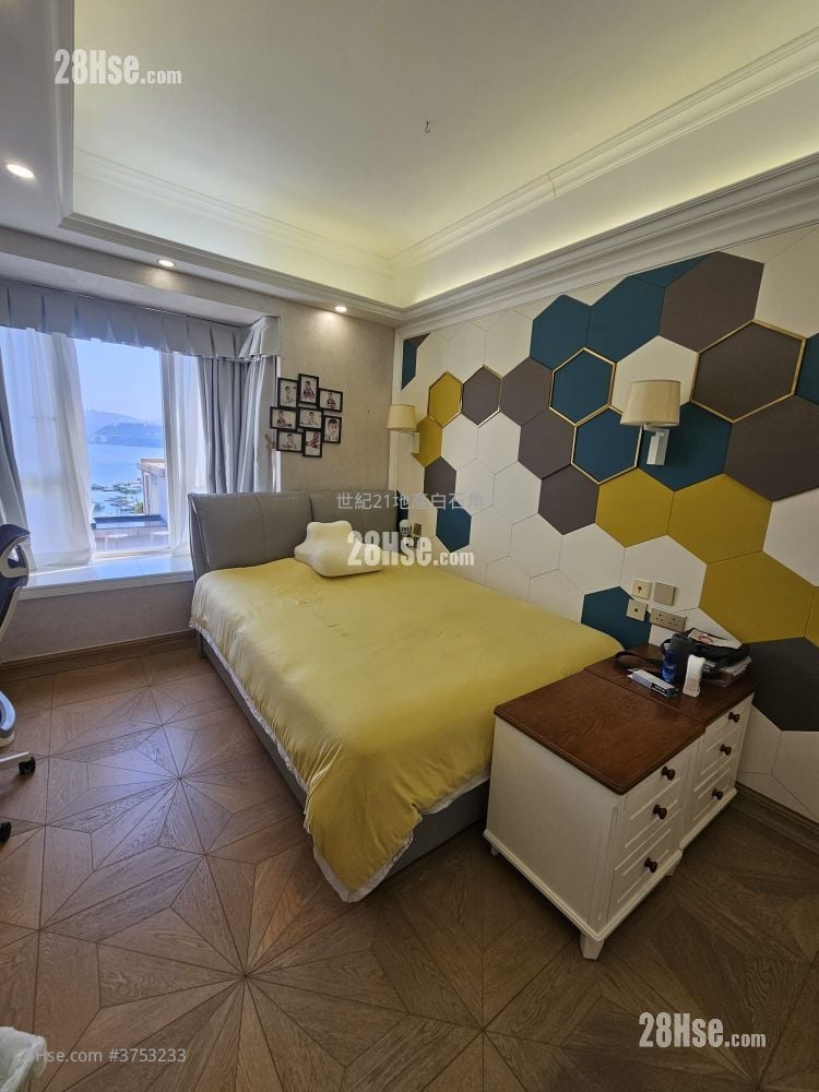 比华利山别墅 租盘 5+ 房 , 2 浴室 2,072 平方尺