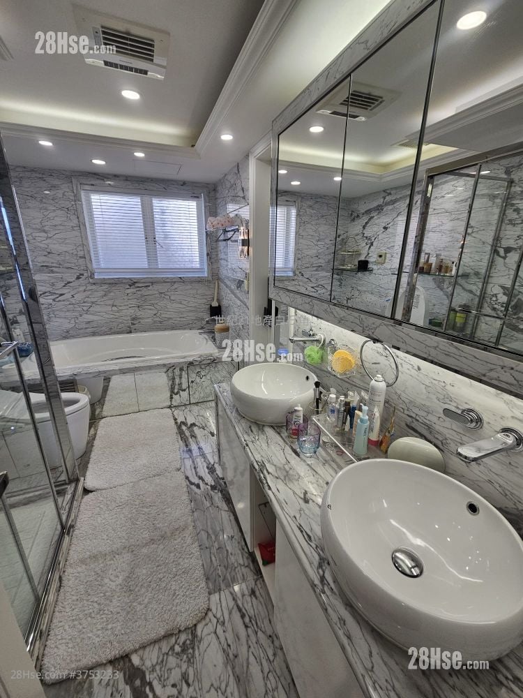 比华利山别墅 租盘 5+ 房 , 2 浴室 2,072 平方尺