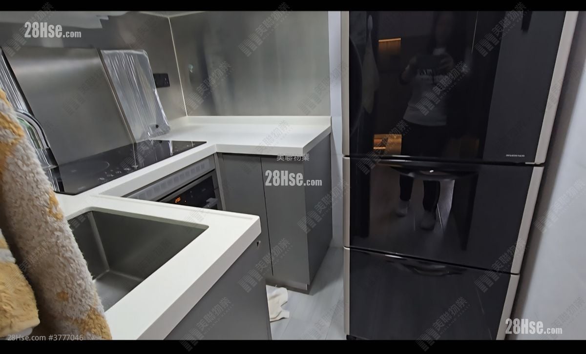 Tuen Mun Town Plaza Sell 2 Bedrooms , 1 Bathroom 318 ft²